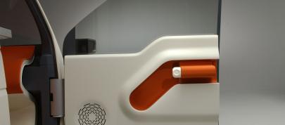 Ford Model U Concept (2003) - picture 15 of 25