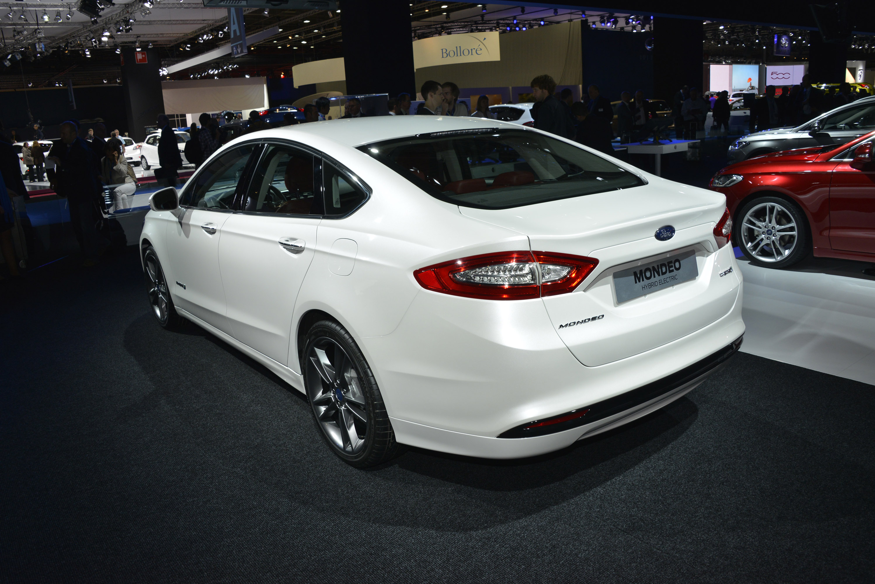 Ford Mondeo Hybrid Electric Paris