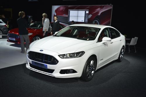Ford Mondeo Hybrid Electric Paris (2012) - picture 1 of 4