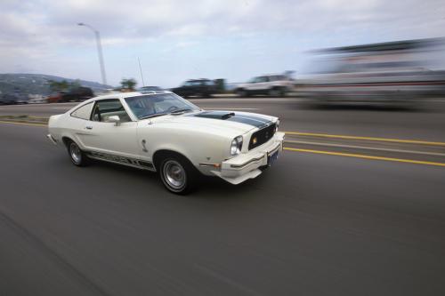 Ford Mustang (1976) - picture 1 of 2