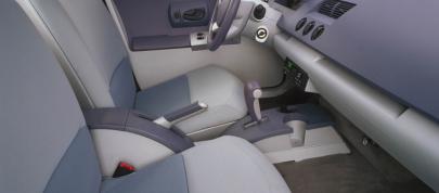 Ford Prodigy HEV (2000) - picture 7 of 10