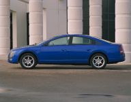 Ford Prodigy HEV (2000) - picture 3 of 10