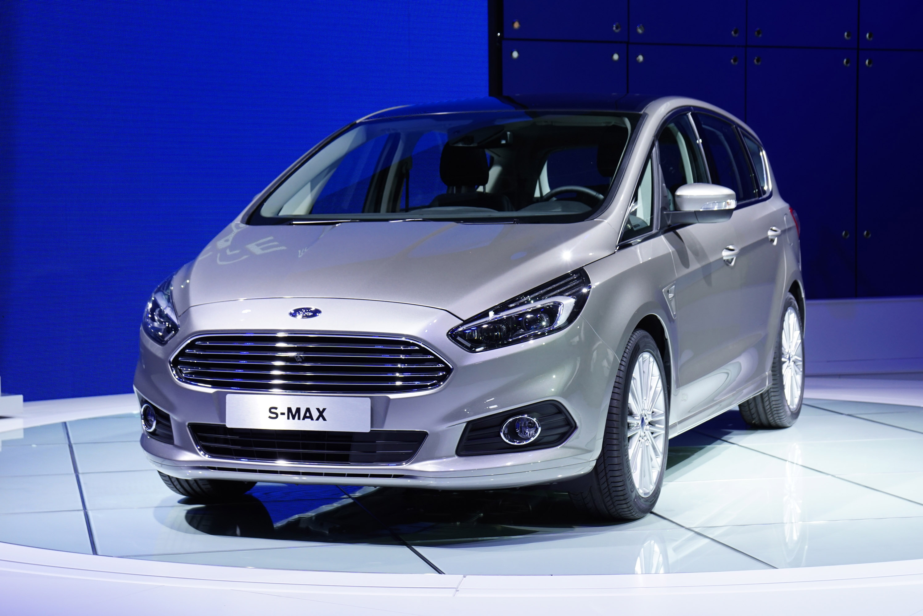 Ford S-Max Paris