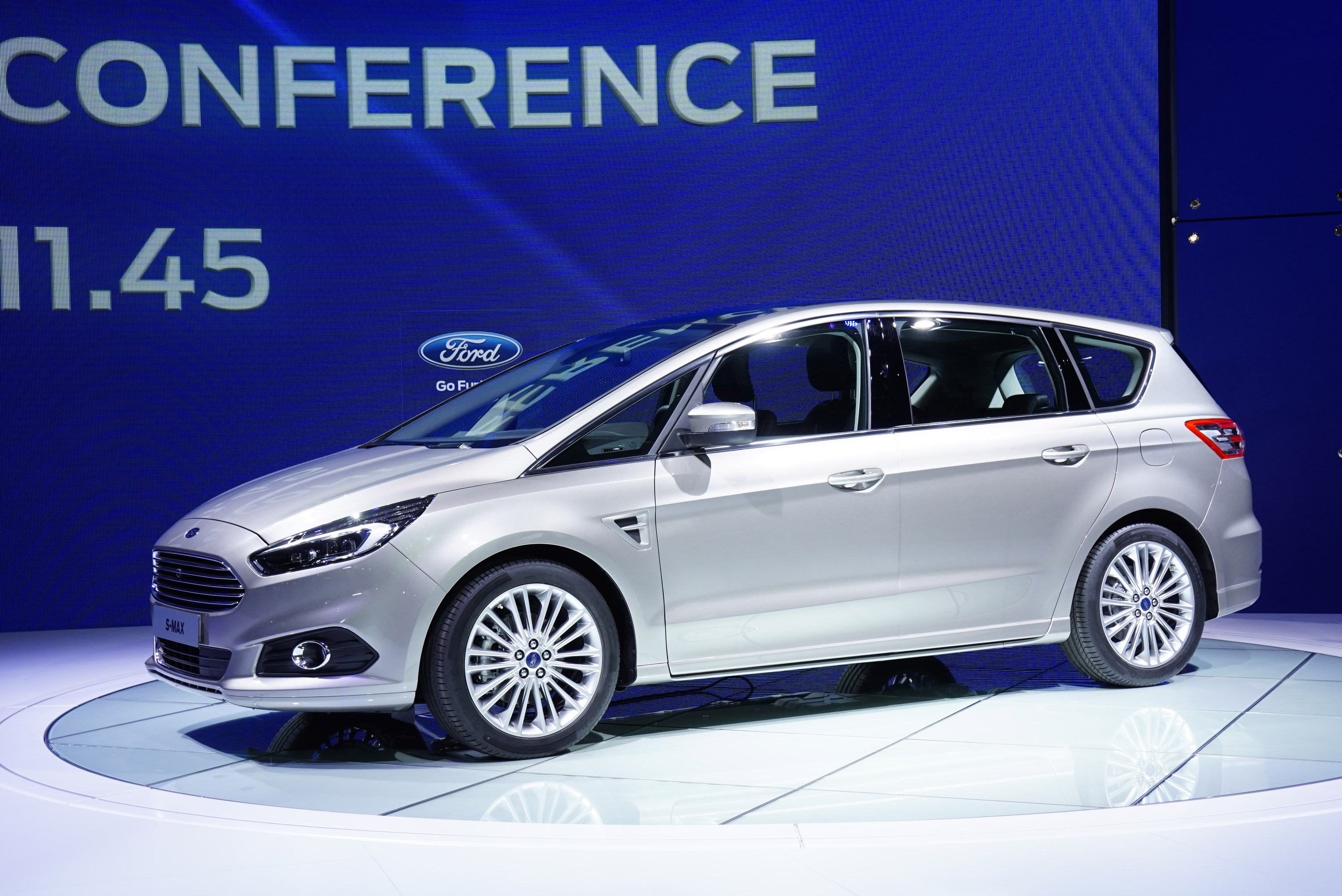 Ford S-Max Paris