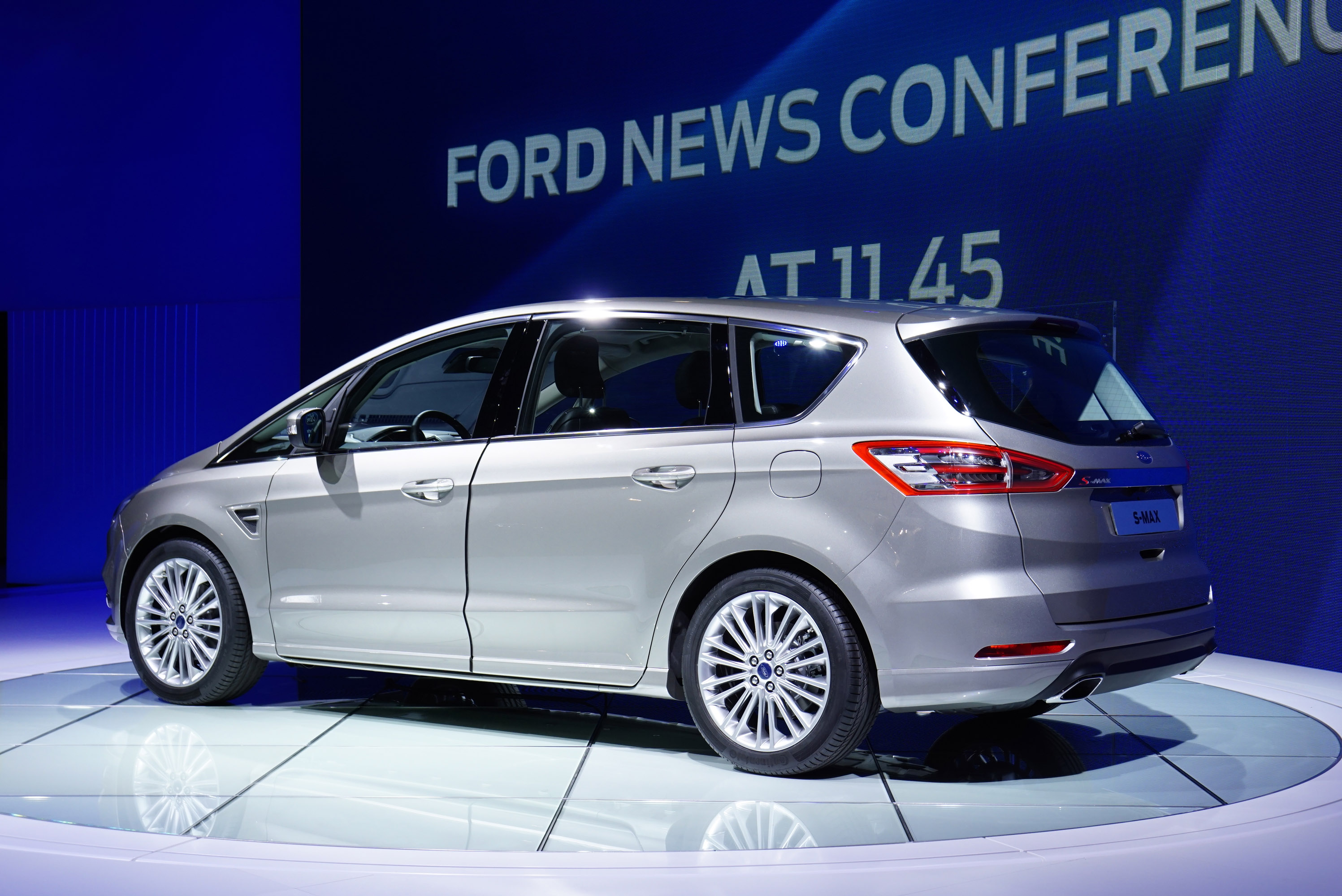 Ford S-Max Paris