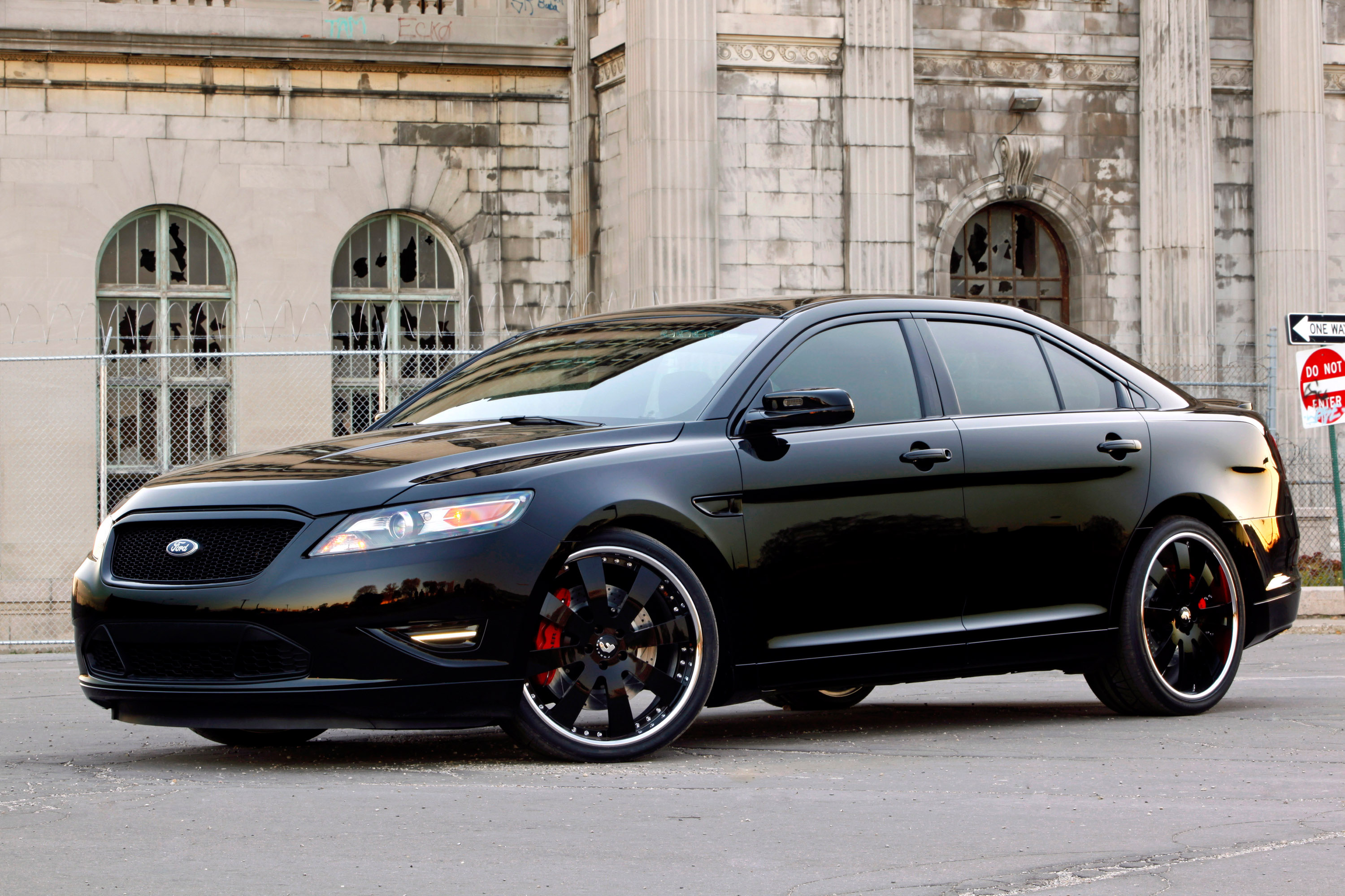 Ford Stealth Police Interceptor Concept