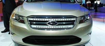 Ford Taurus Detroit (2009) - picture 7 of 12