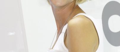 Frankfurt Motor Show girls (2011) - picture 7 of 20