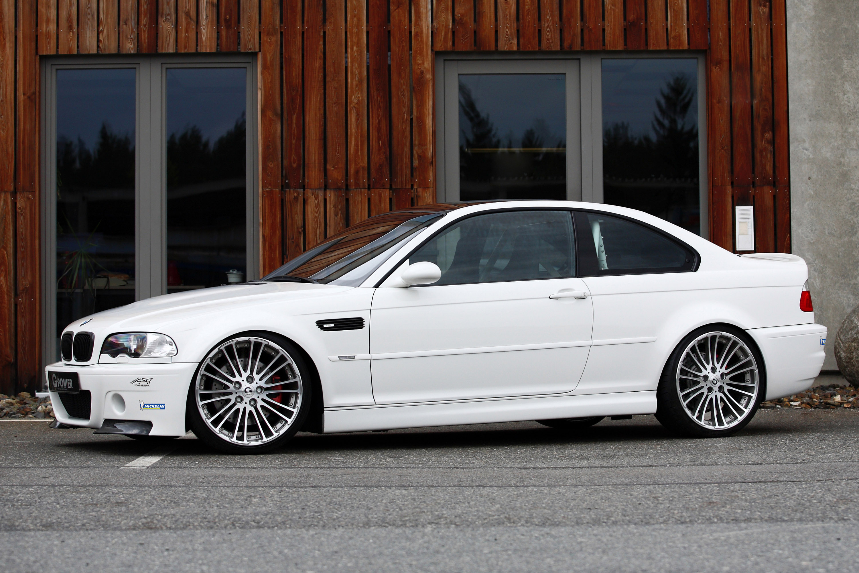 Er 12 325 m1. БМВ 3 е46. BMW m3 e46. BMW m3 белая. BMW e46 сбоку.