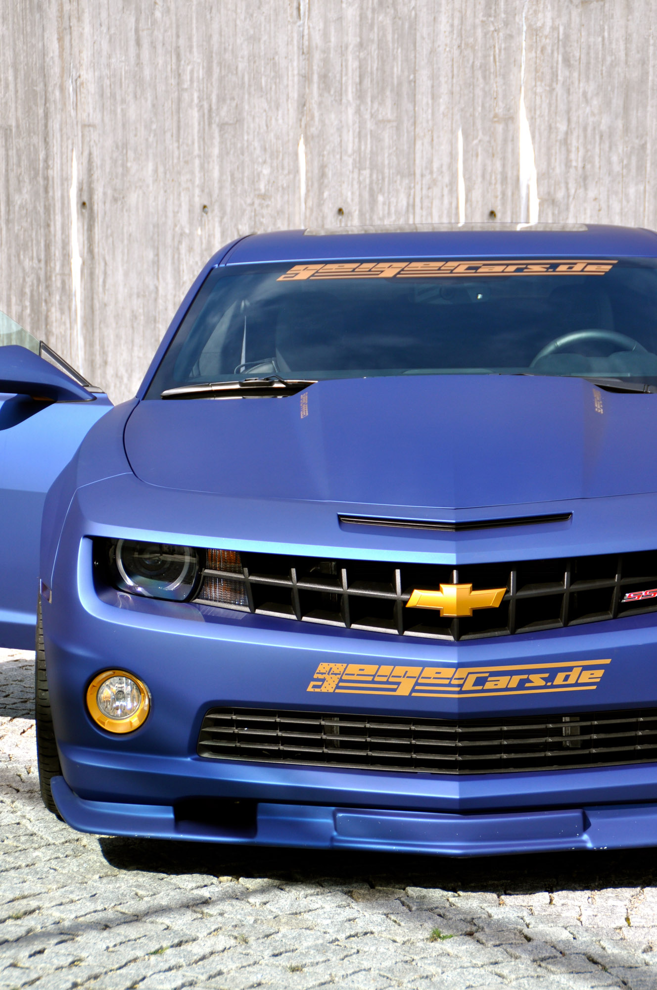 Geigercars Chevrolet Camaro 2SS gold blue