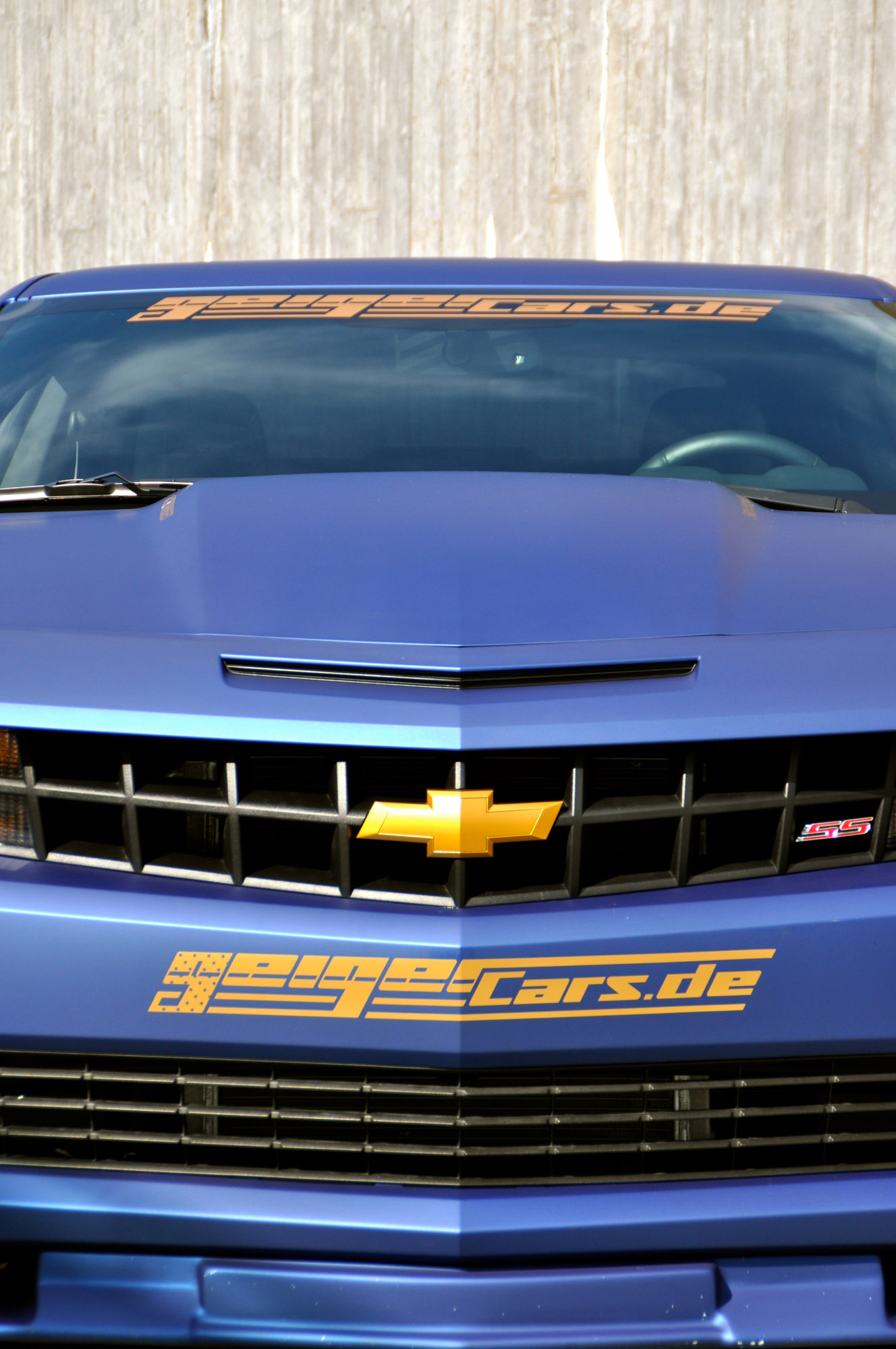 Geigercars Chevrolet Camaro 2SS gold blue