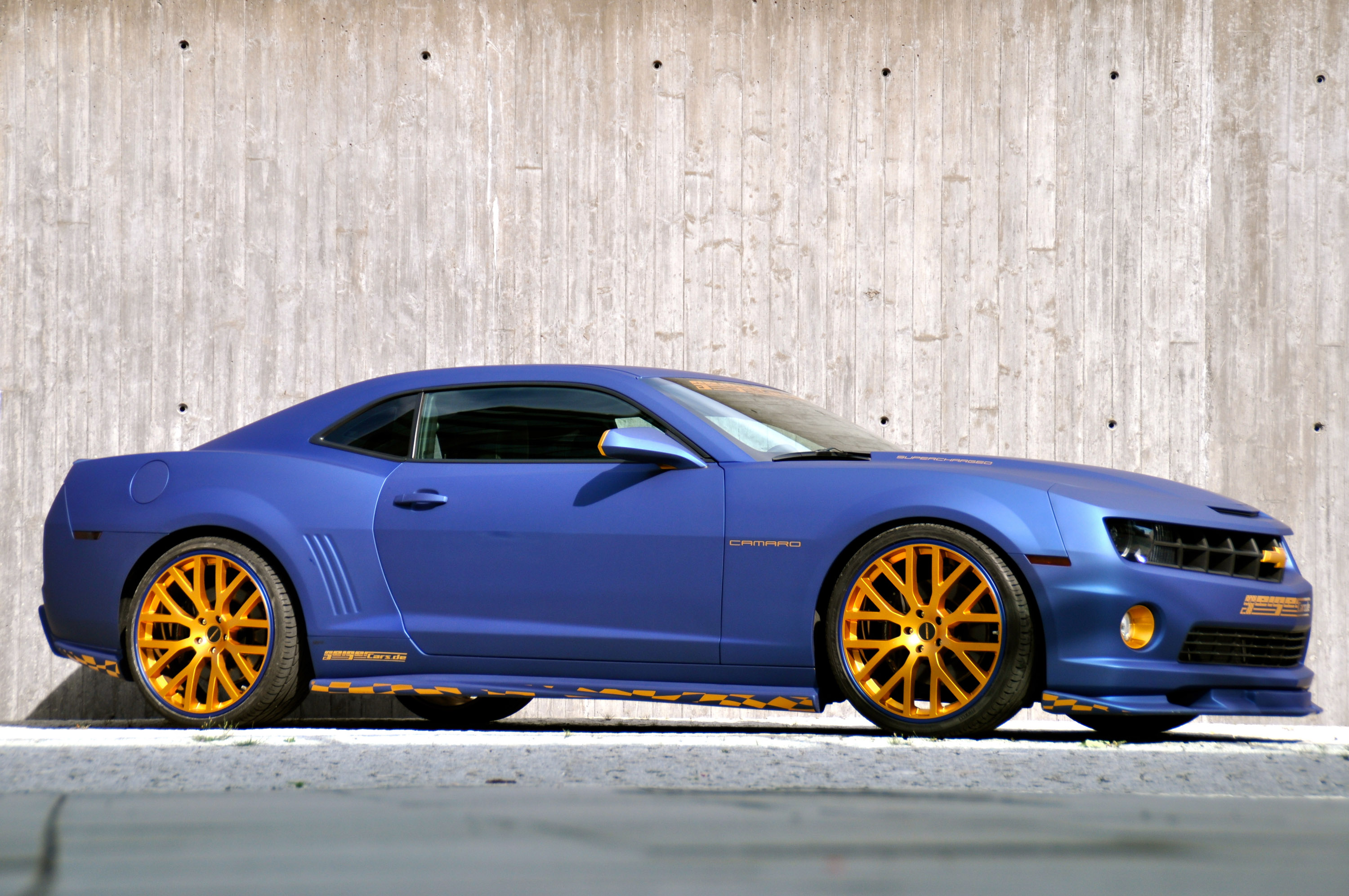 Geigercars Chevrolet Camaro 2SS gold blue