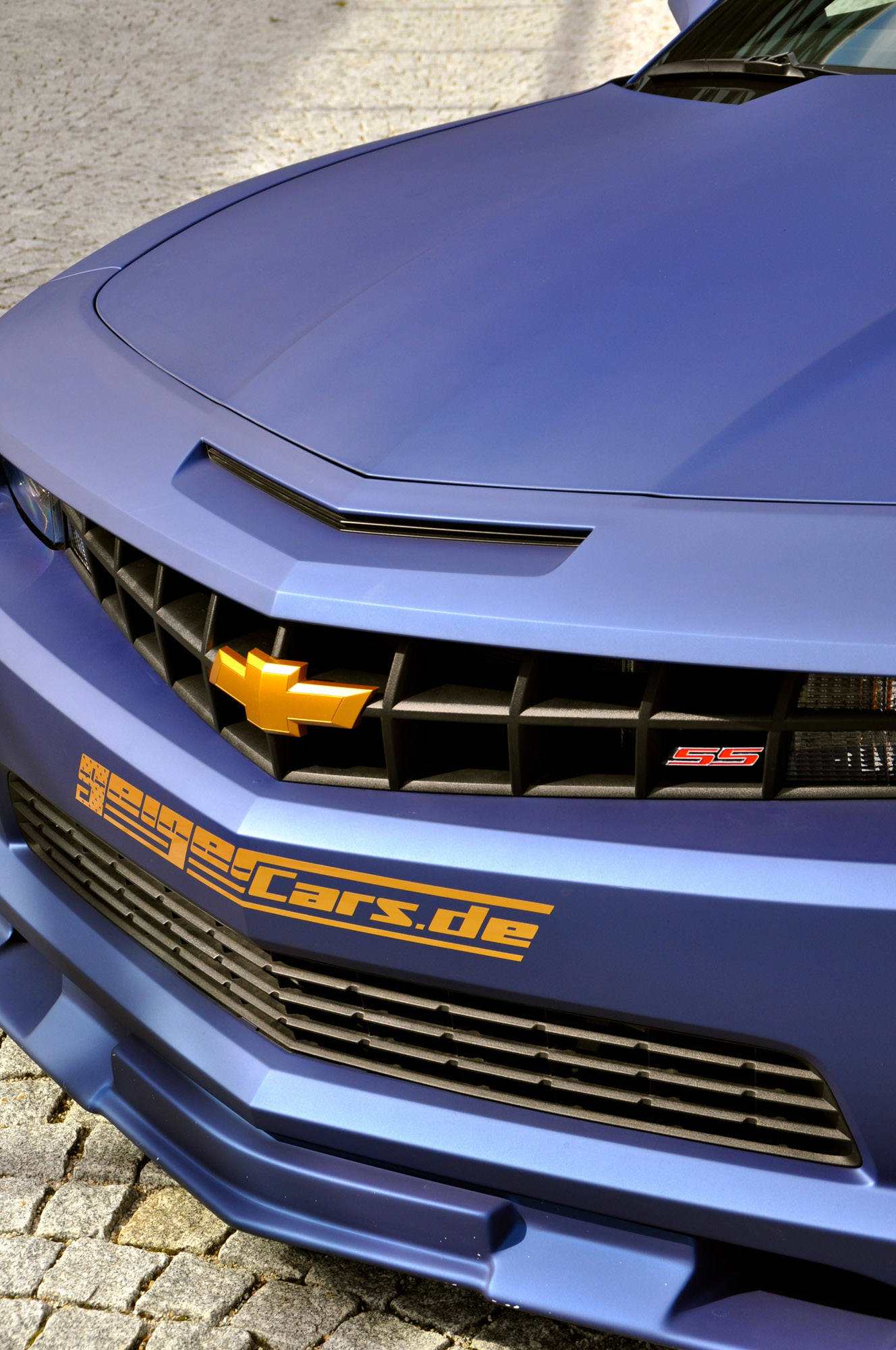 Geigercars Chevrolet Camaro 2SS gold blue