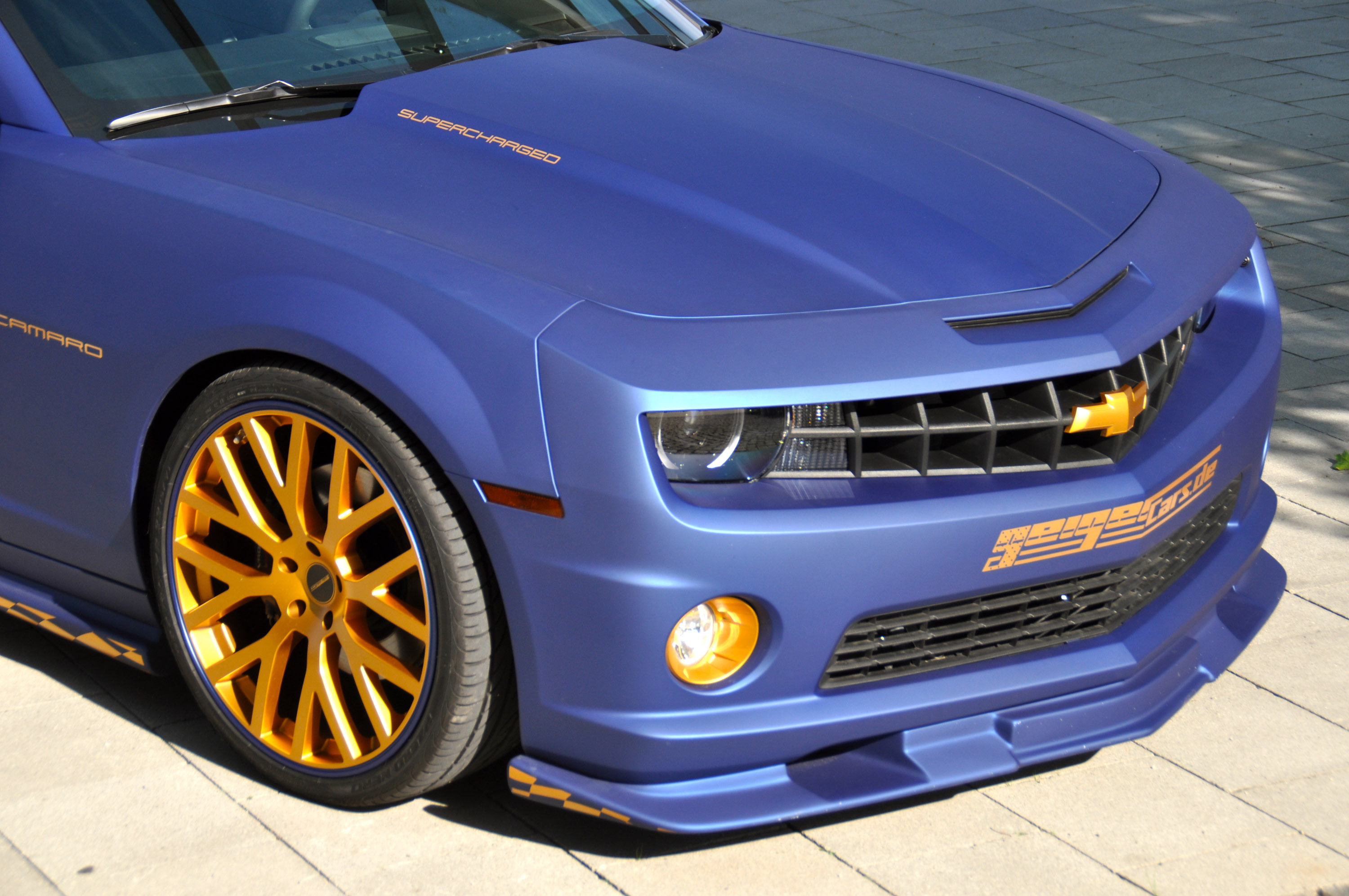 Geigercars Chevrolet Camaro 2SS gold blue