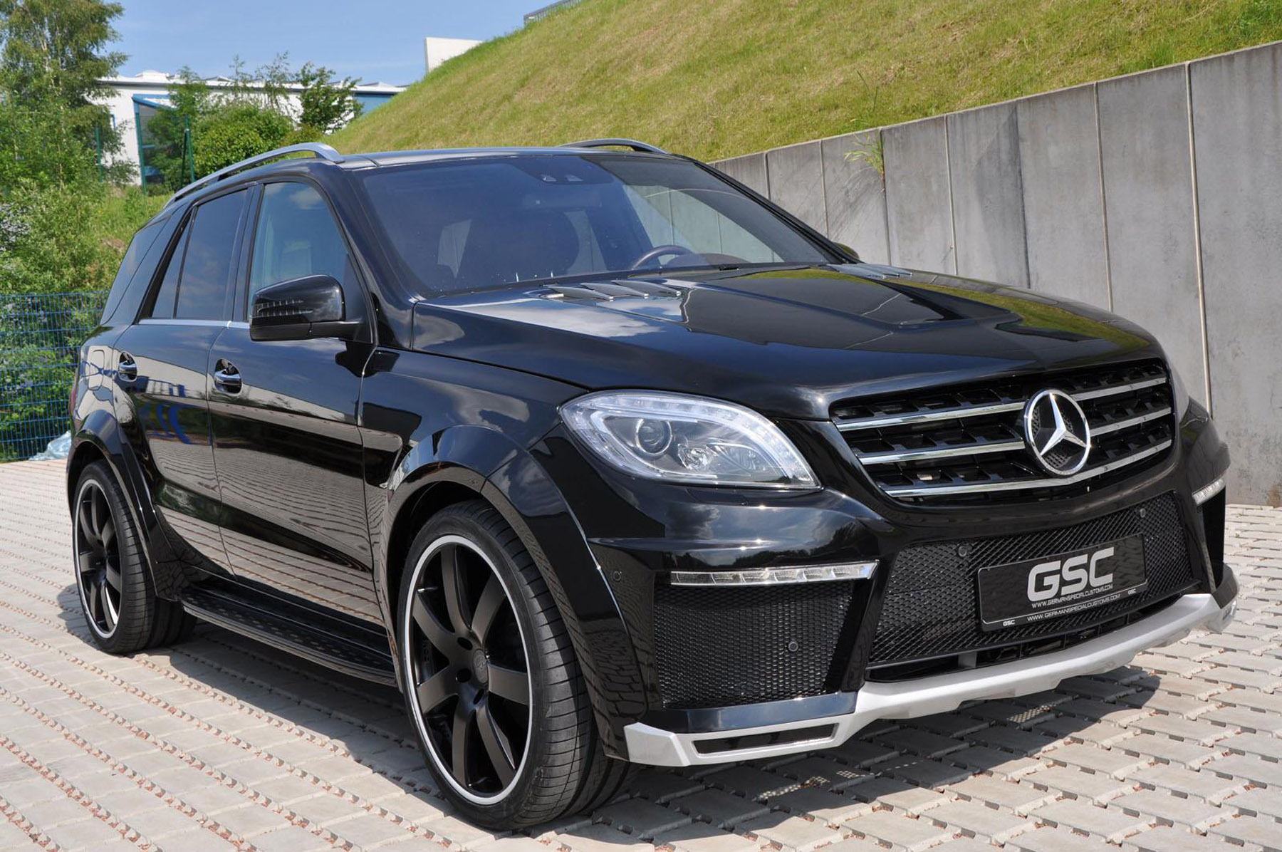 German Special Customs  Mercedes-Benz ML Widebody Kit