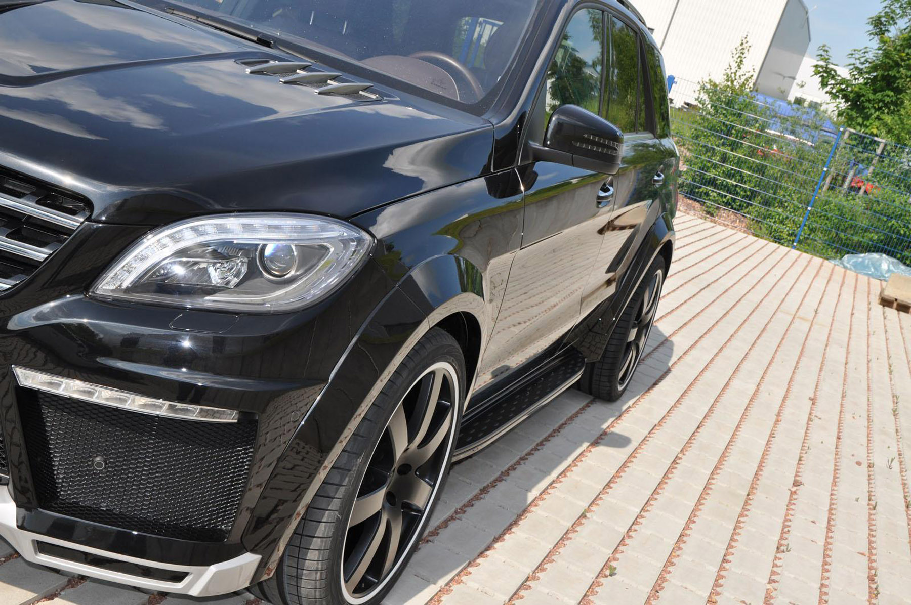 German Special Customs  Mercedes-Benz ML Widebody Kit