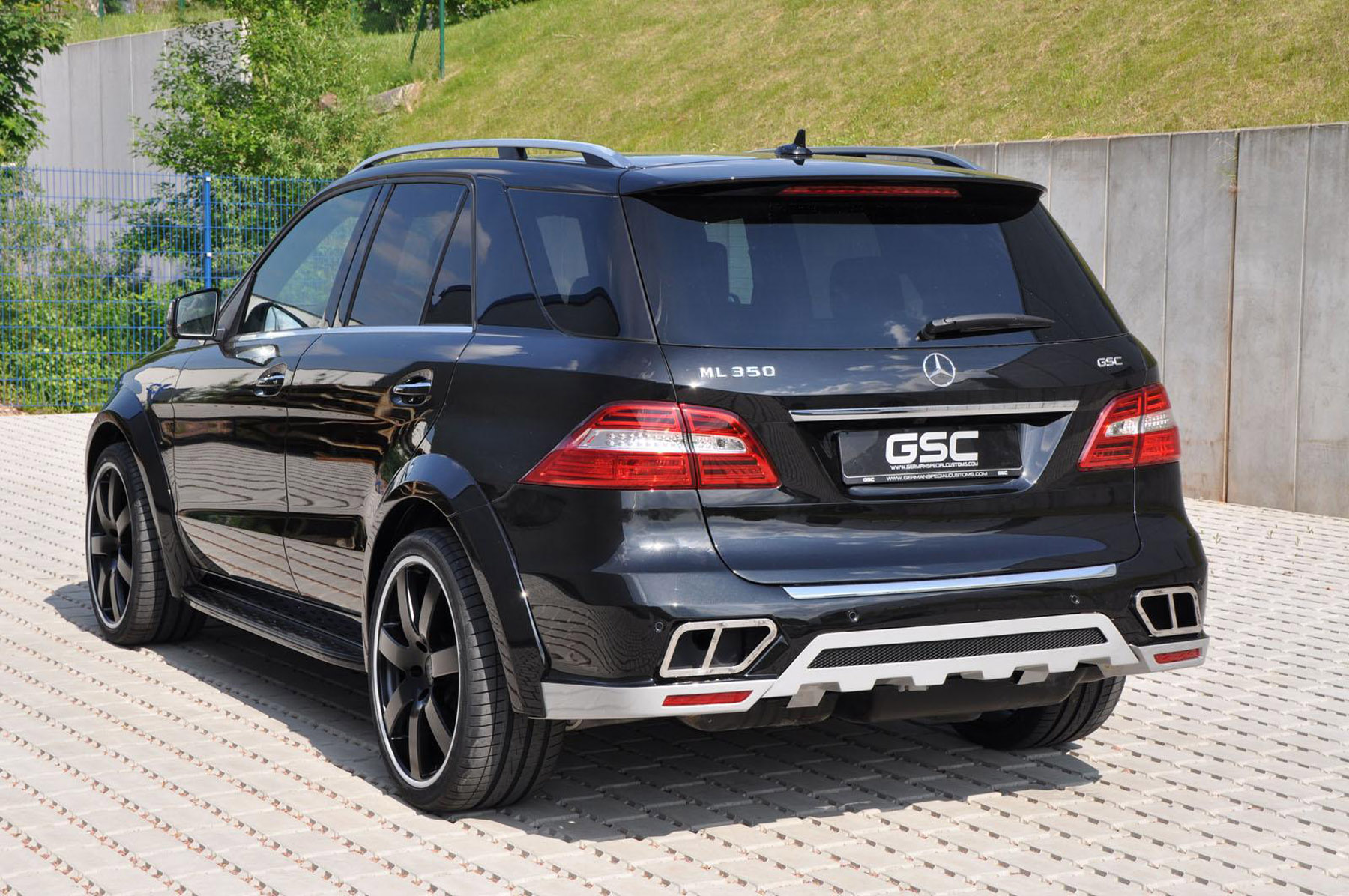 German Special Customs  Mercedes-Benz ML Widebody Kit