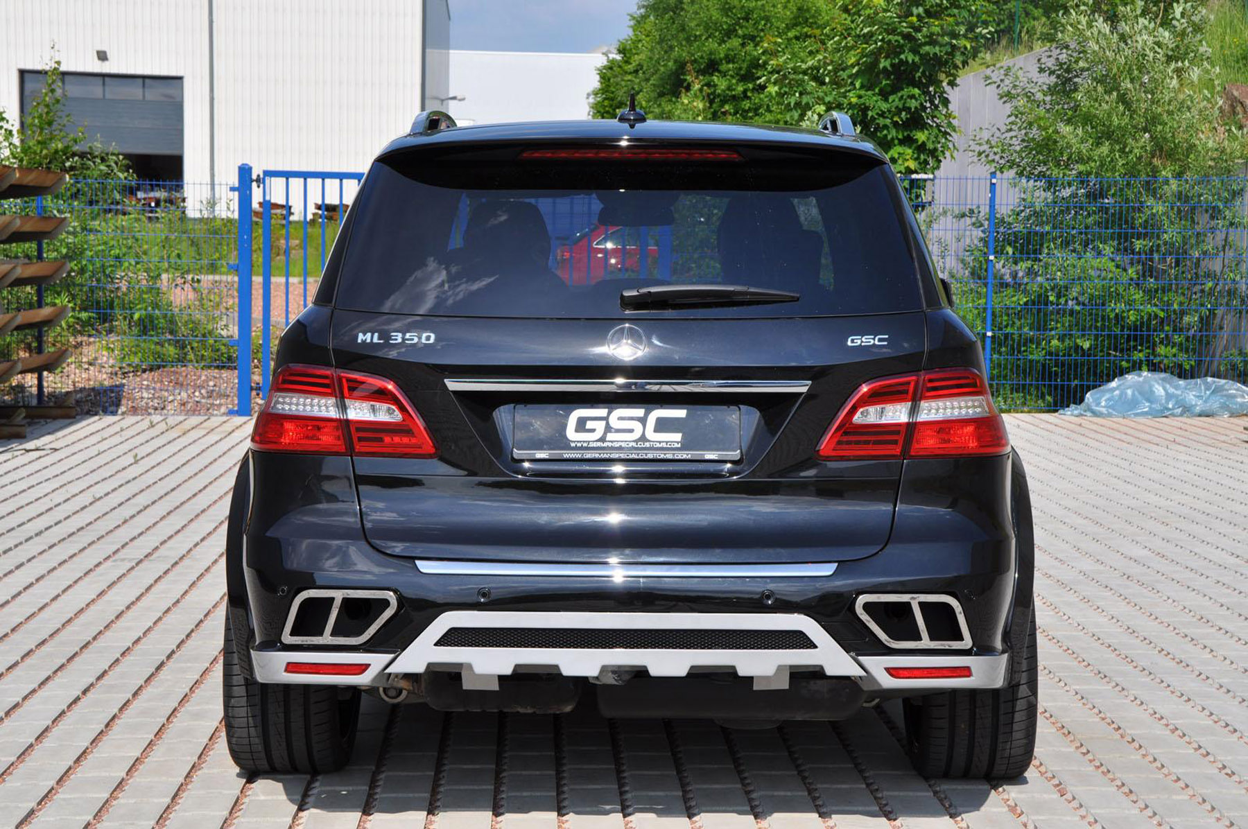 German Special Customs  Mercedes-Benz ML Widebody Kit