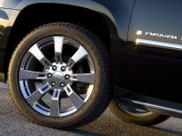 GMC Yukon Denali Hybrid (2009) - picture 6 of 6