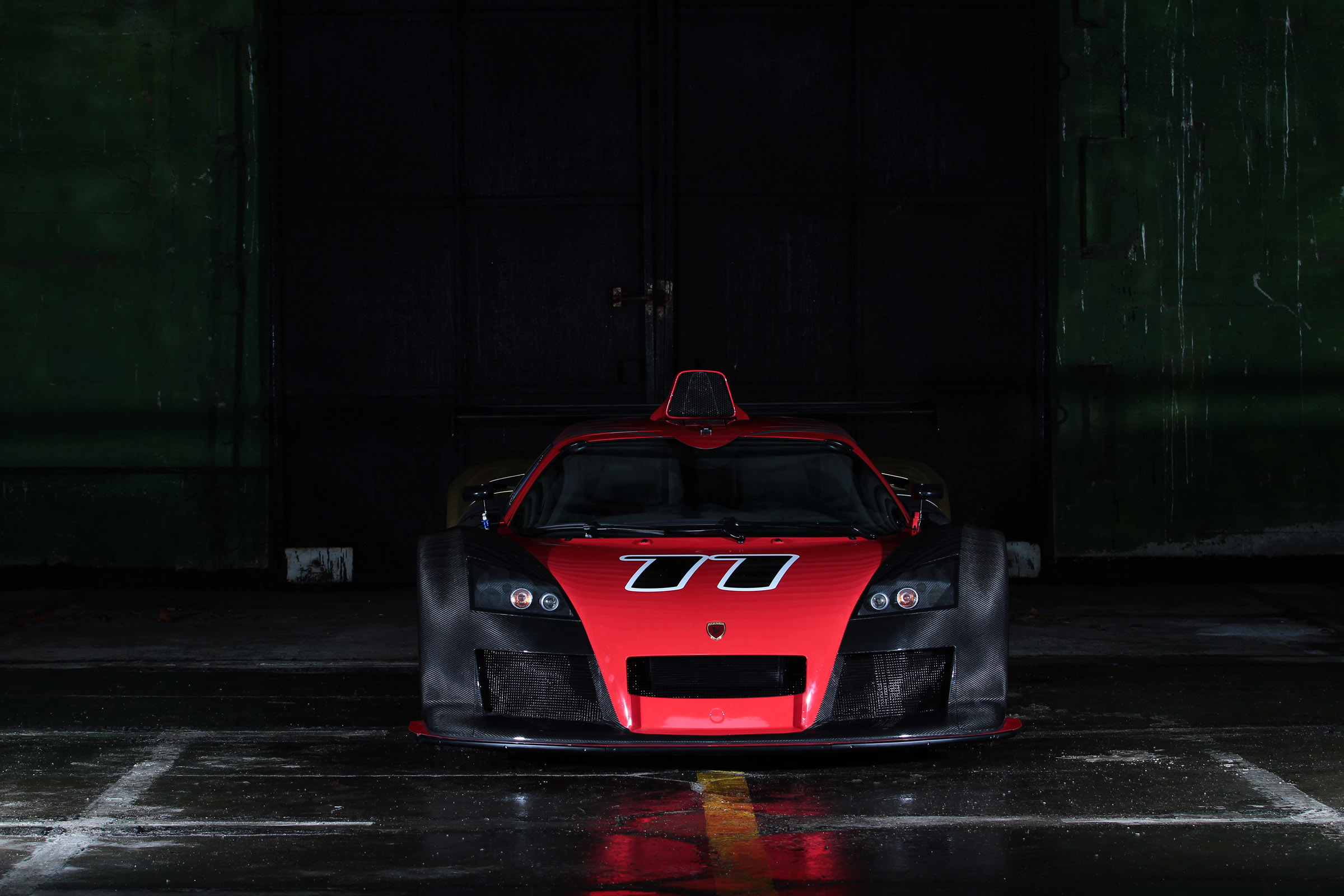 Gumpert apollo r