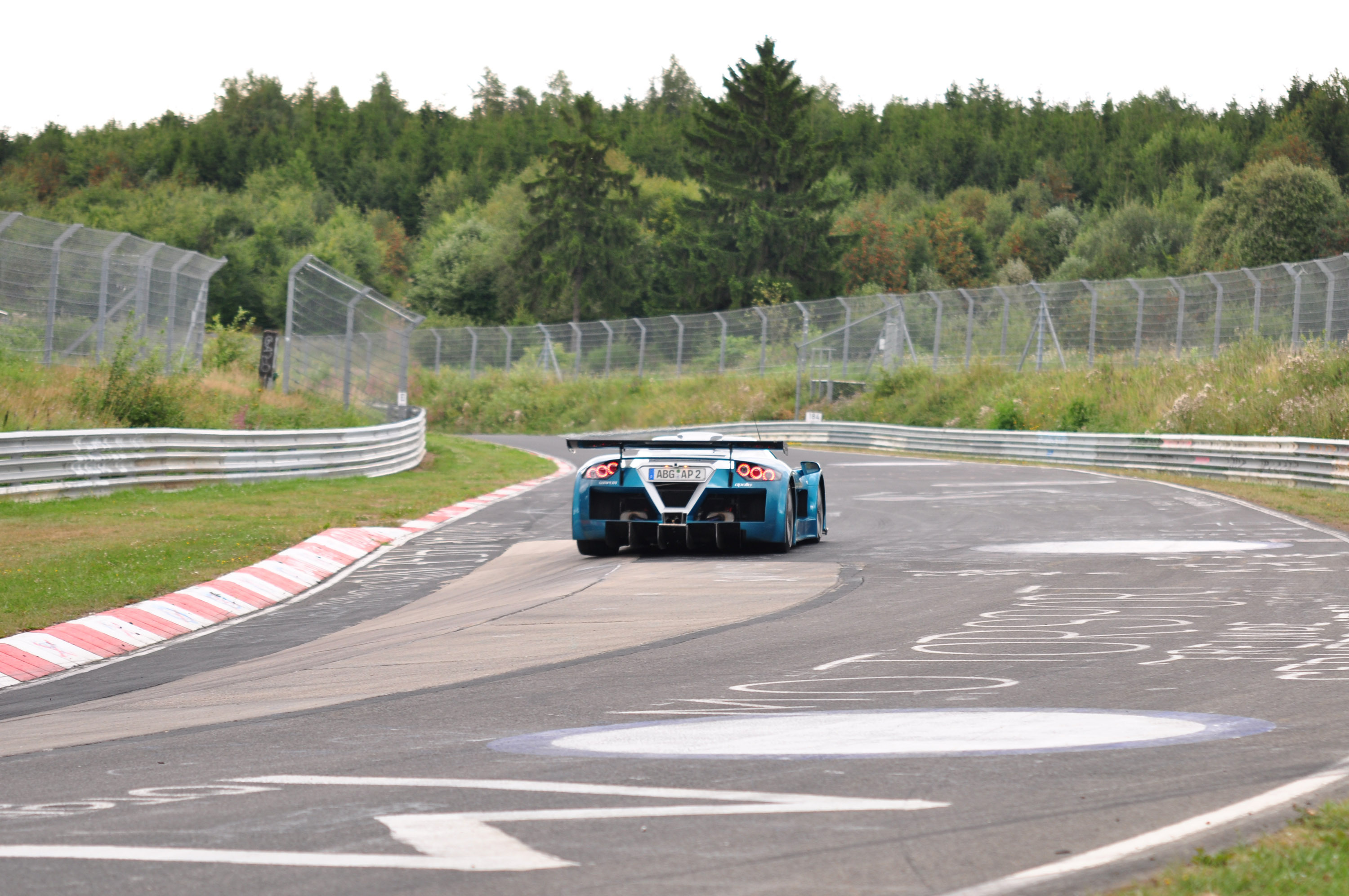 GUMPERT apollo sport new lap record at Nürburgring