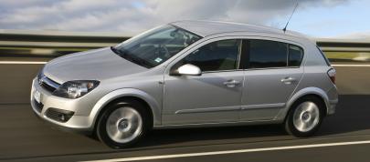 Holden Astra CDTi Diesel (2009) - picture 12 of 18