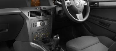 Holden Astra CDTi Diesel (2009) - picture 15 of 18