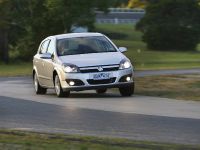 Holden Astra (2009) - picture 6 of 18