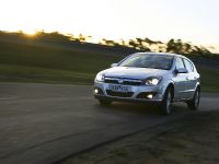 Holden Astra (2009) - picture 7 of 18