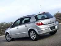 Holden Astra CDTi Diesel (2009) - picture 11 of 18
