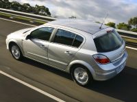 Holden Astra CDTi Diesel (2009) - picture 13 of 18