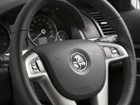 Holden VE Calais V (2008) - picture 6 of 8