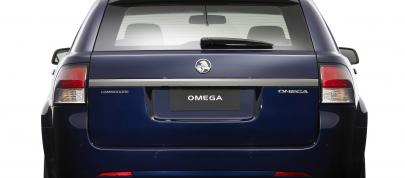 Holden VE Omega Sportwagon (2008) - picture 4 of 10