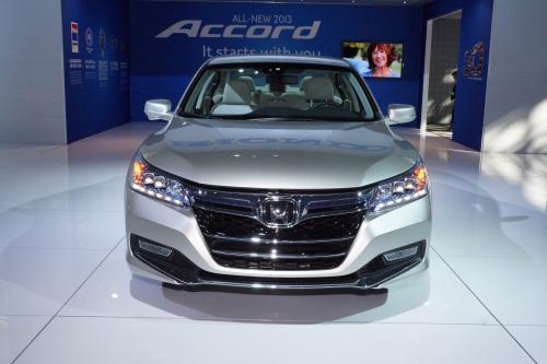 Honda Accord Hybrid New York (2013) - picture 1 of 3