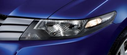 Honda City (2009) - picture 12 of 19