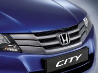 Honda City (2009) - picture 6 of 19
