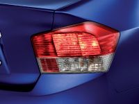 Honda City (2009) - picture 13 of 19