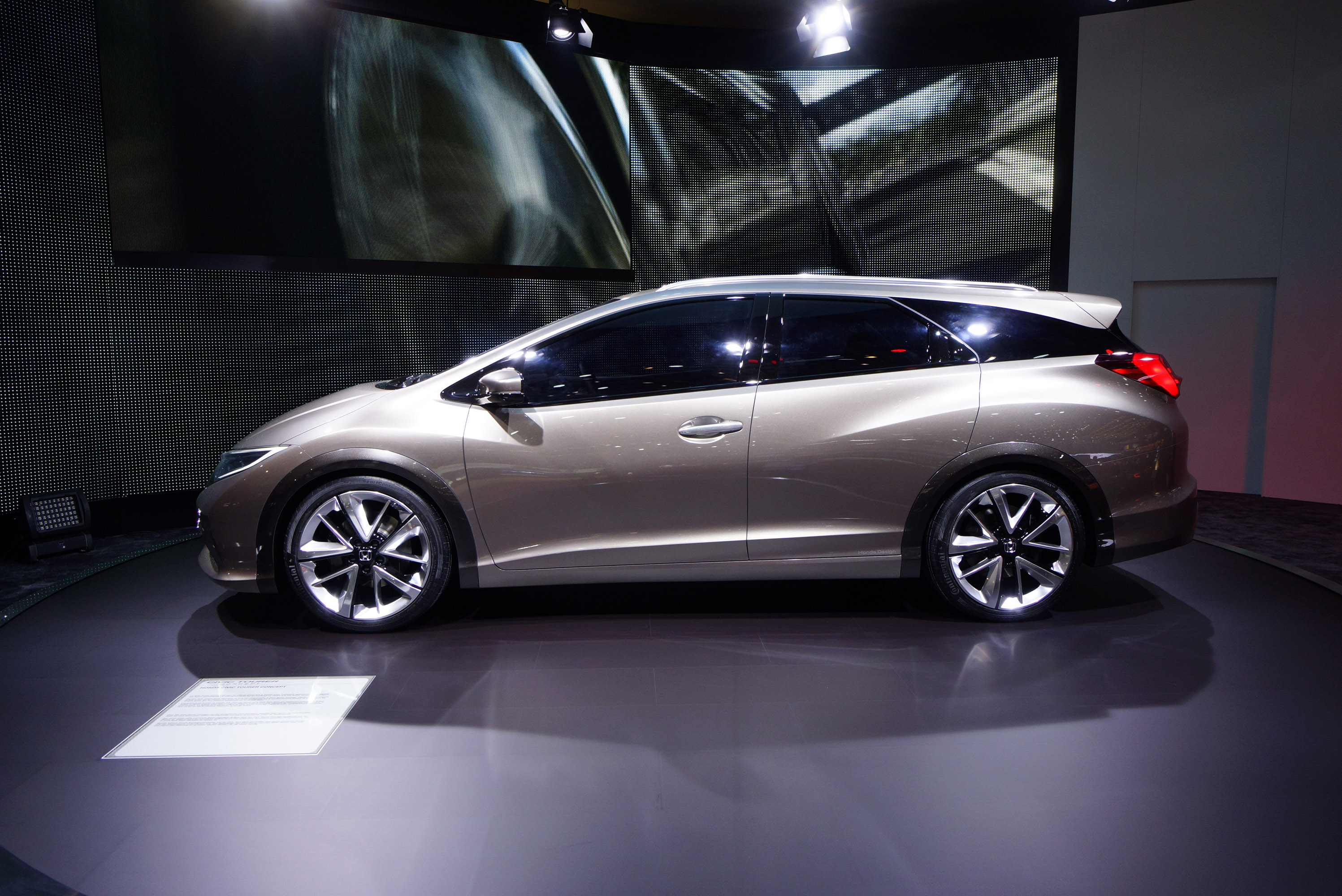 Honda Civic Tourer Concept Geneva