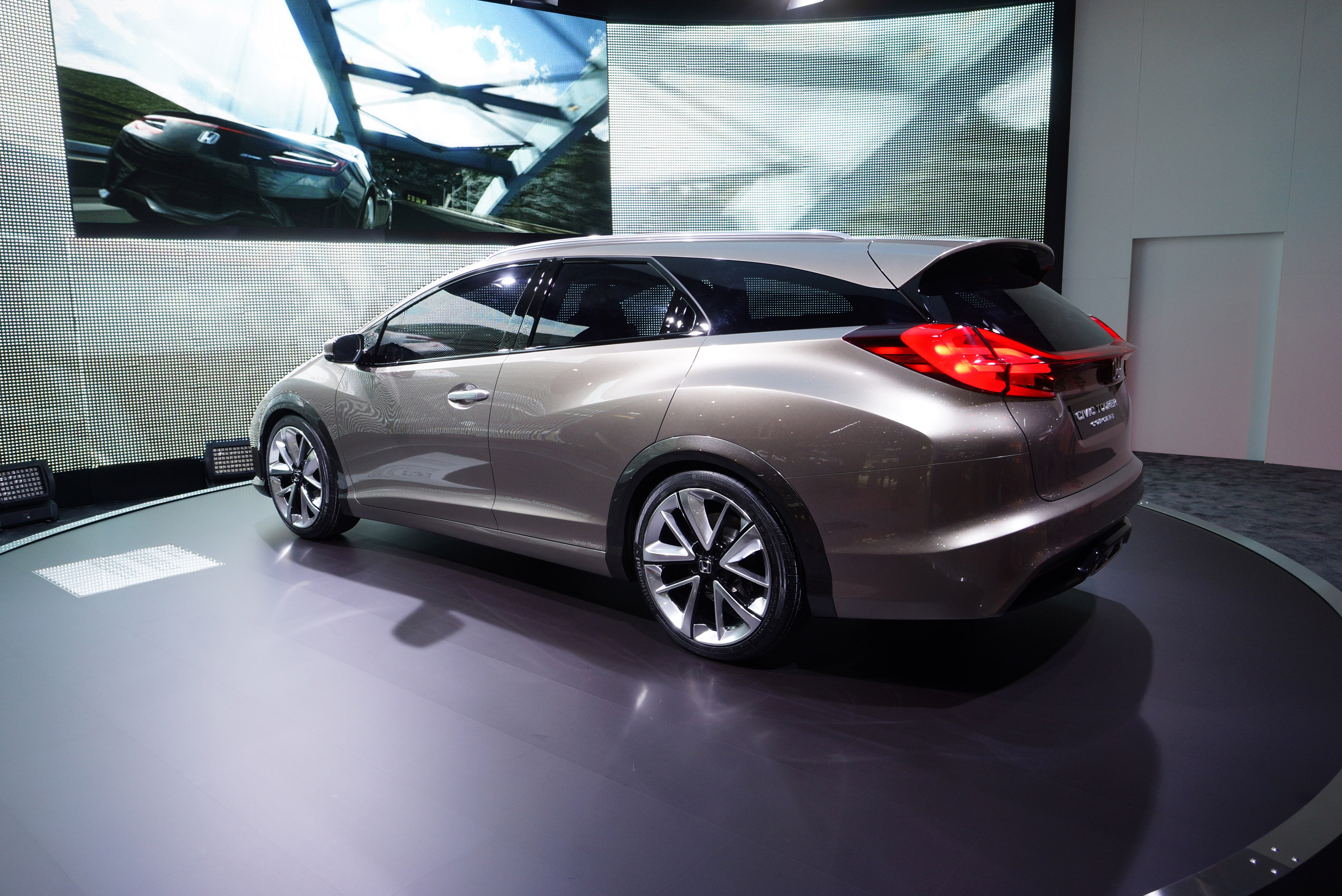 Honda Civic Tourer Concept Geneva