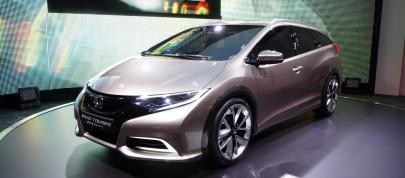 Honda Civic Tourer Concept Geneva (2013) - picture 4 of 9