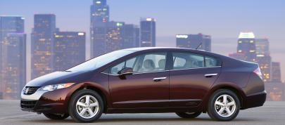 Honda FCX Clarity (2008) - picture 4 of 35