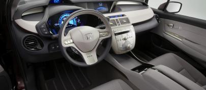Honda FCX Clarity (2008) - picture 23 of 35