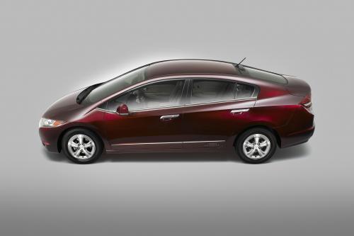 Honda FCX Clarity (2008) - picture 17 of 35