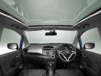 Honda Jazz (2009) - picture 4 of 5