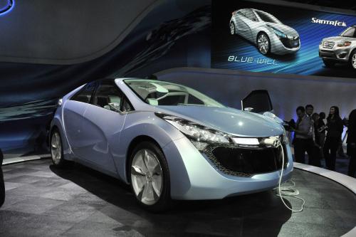 Hyundai Blue-Will Detroit (2010) - picture 1 of 6