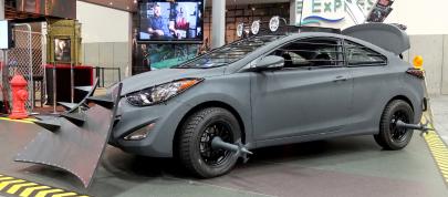 Hyundai Elantra Zombie Survival Machine (2012) - picture 4 of 7