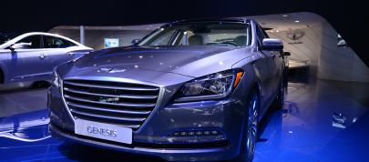 Hyundai Genesis Detroit (2014) - picture 4 of 10