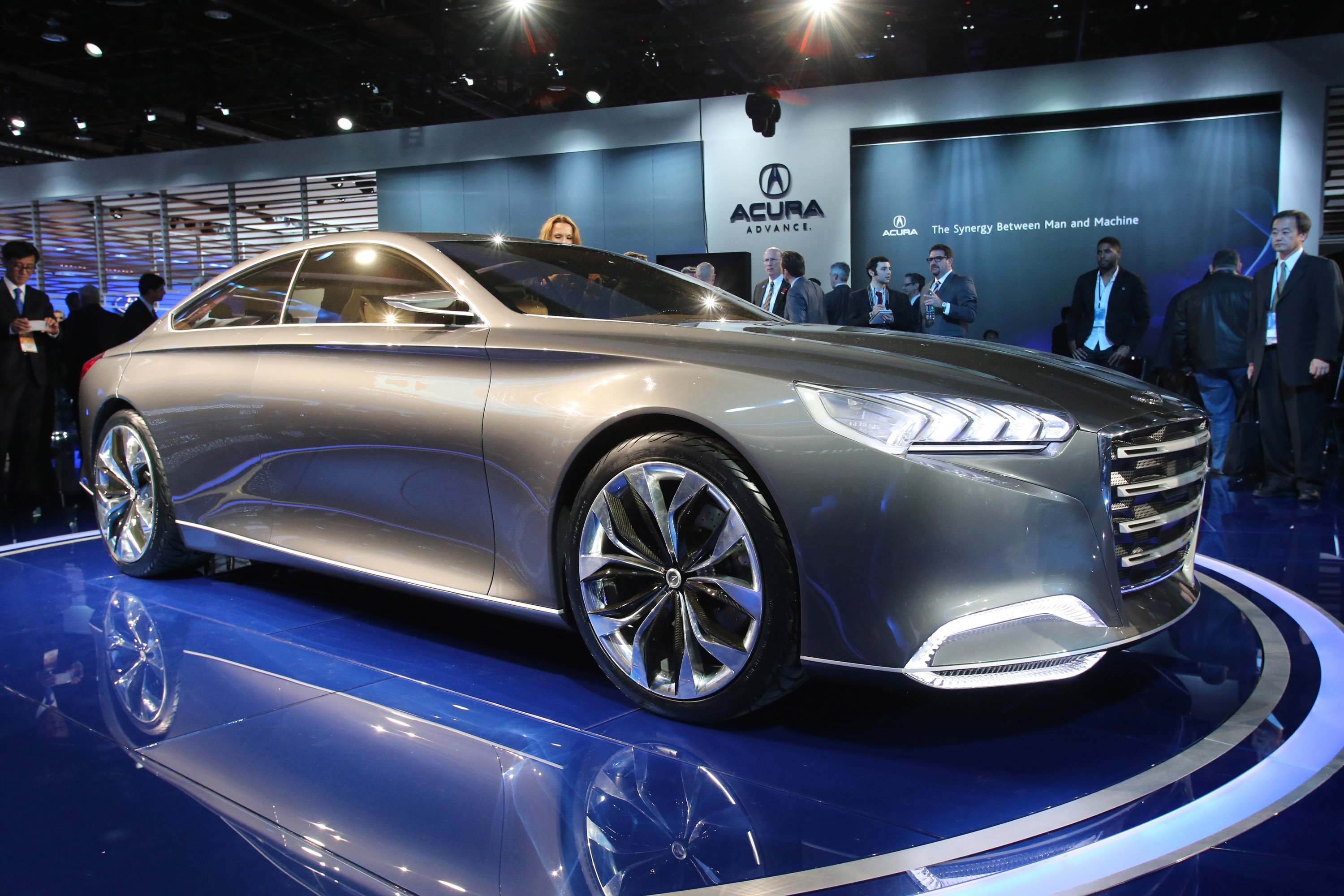 Hyundai HCD-14 Genesis Concept Detroit