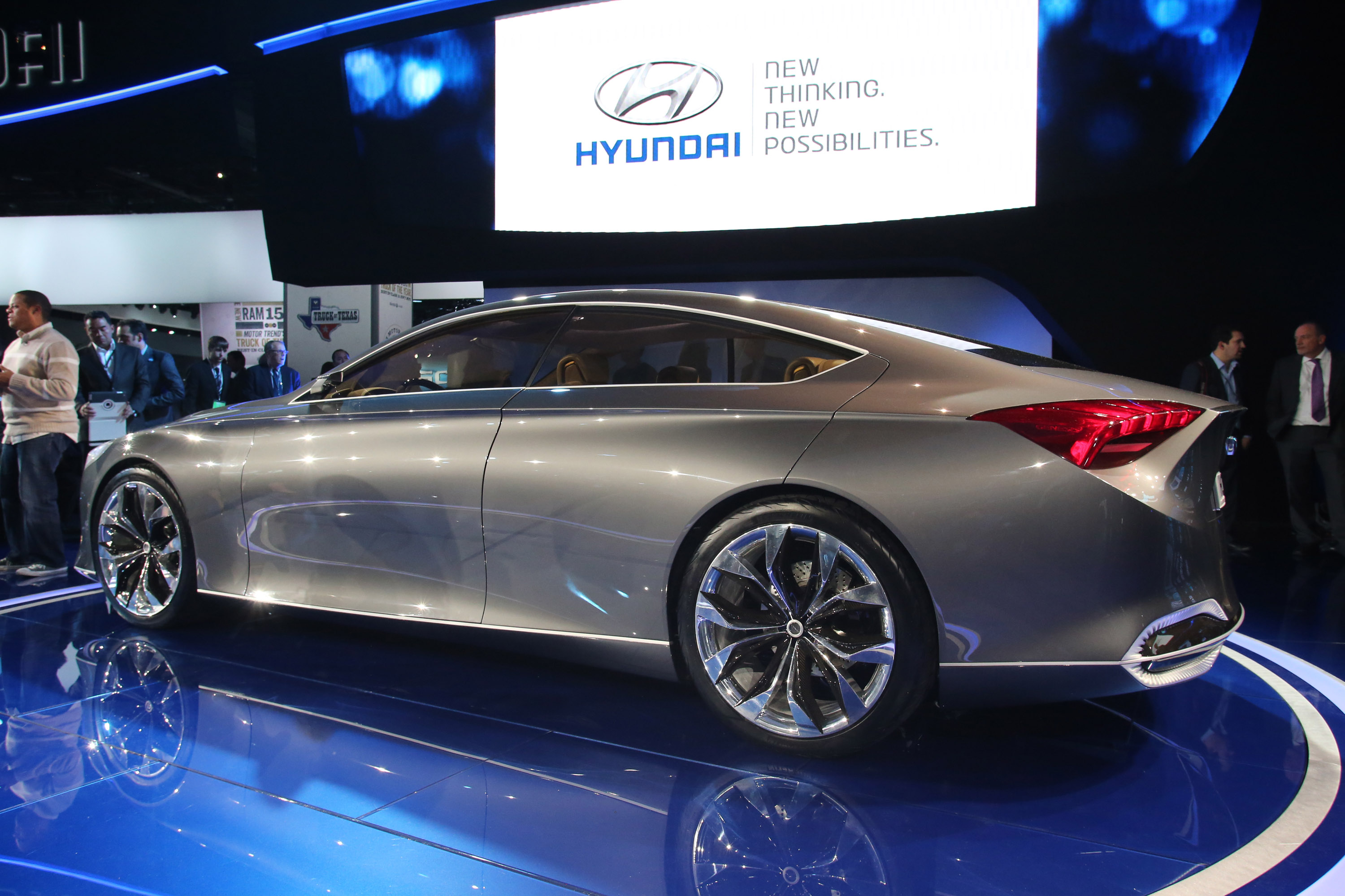 Hyundai HCD-14 Genesis Concept Detroit