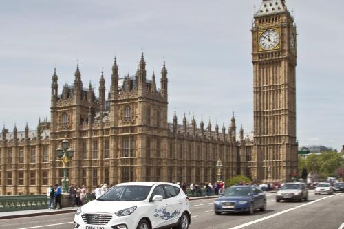 Hyundai ix35 Fuel Cell Vehicles (2014) - picture 9 of 9